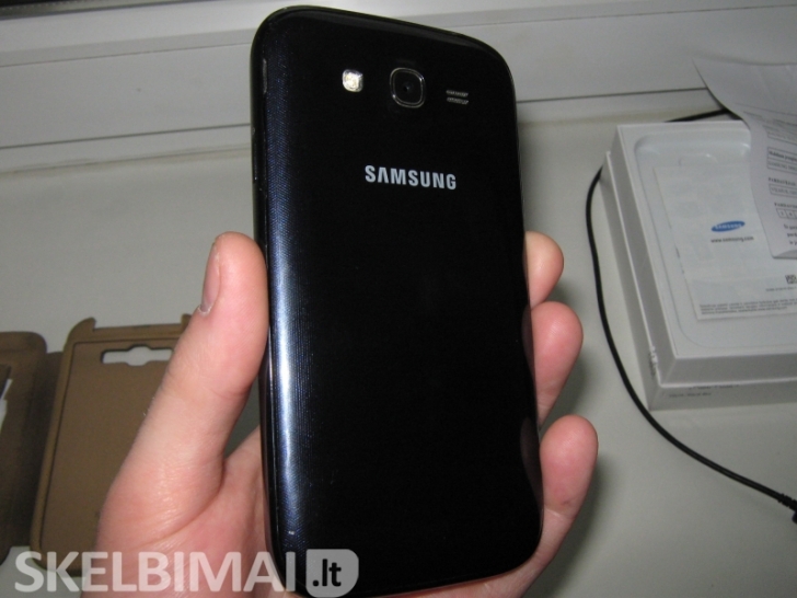 Samsung Grand Duos (2 kortelių palaikymas) telefonas