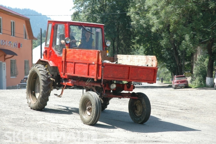 T-16 traktorių dalys, detalės, sandėlio išpardavimas
