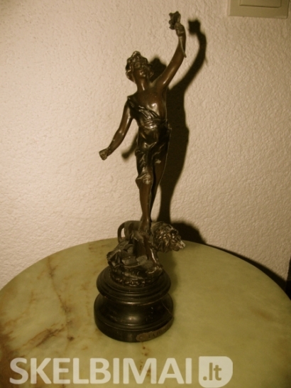 Prancūziškos antikvarinės statulėlės 