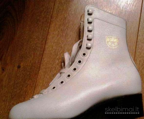 Nauji - pačiūžos figūrinės + balti odiniai batai - Čekija (Botas)