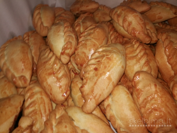 KIBINAI - Кибинай  kibin в Tракае :   http://kibinaitrakuose.lt/ru/ 