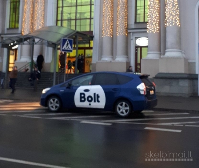 Reikalingi vairuotojai Pavežėjimo paslaugoms teikti "Bolt"