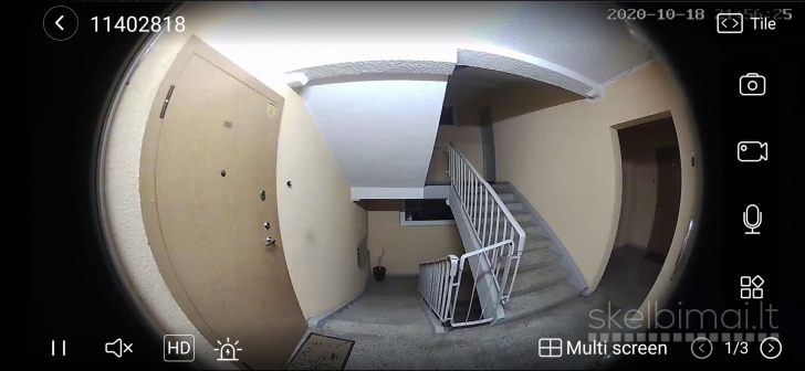 Slapta kamera durų akutėje