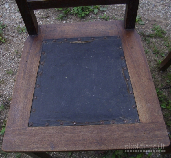 Parduodama senoviška kėdė