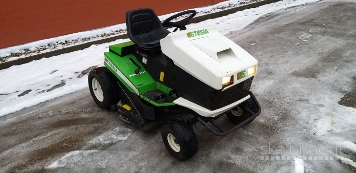 KRUMAPJOVE ETESIA HYDRO SODO TRAKTORIUS ZOLIAPJOVE V TVIN VANGUARD 2 CILINDRAI