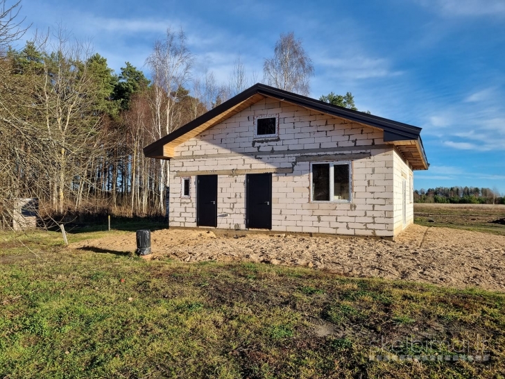 PARDUODAMAS NAUJOS STATYBOS GYVENAMASIS NAMAS MAŽEIKIŲ R. SAV. REIVYČIŲ K.,