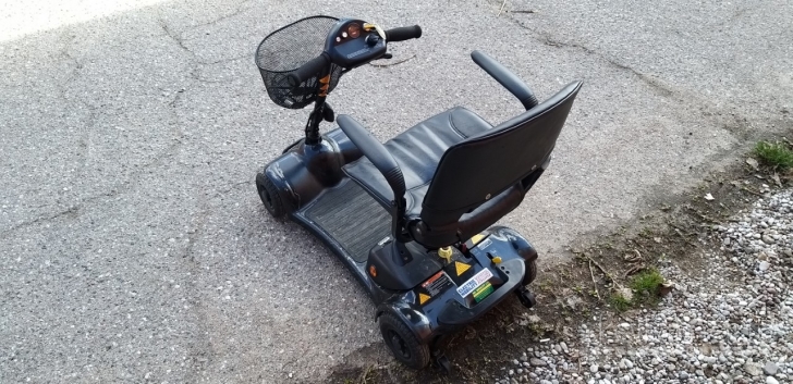 Akumuliatorinis Elektrinis vežimėlis skuteris 