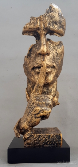 Meniška ekologiška dervos skulptūra -“tylos" simbolis