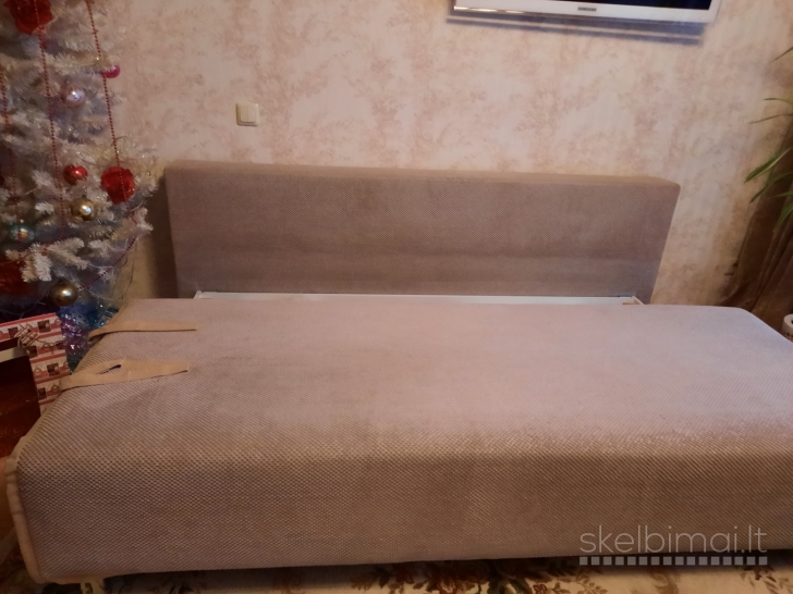 Dvigulė sofa su dugnu patalynei. Tel. pasiteirauti : 8686 24400.