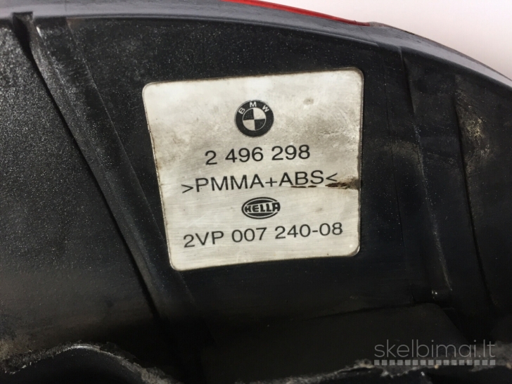 BMW 5 serijos galinis HELLA žibintas (slyvai)