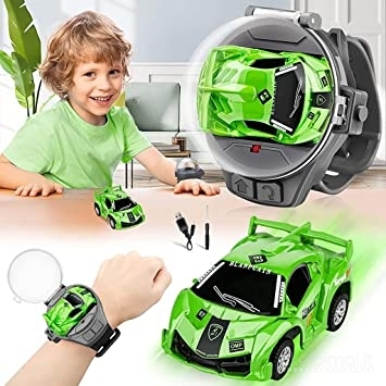 Laikrodis su įmontuotu nuimamu mini RC automobiliu