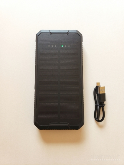 Naujas saules power bank su prozektoriu