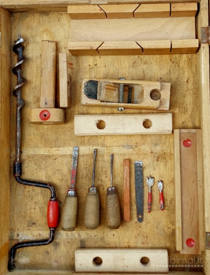 Medinių įrankių dėžė