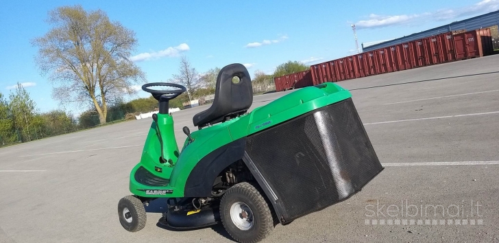 JOHN DEERE SODO TRAKTORIUS ZOLIAPJOVE RAIDERIS SABRE USA 12,5 AUTOMATAS