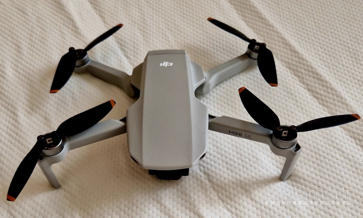 Parduodu naują droną DJI Mini SE Fly More Combo su garantija