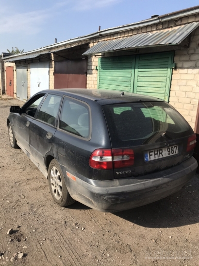 Volvo v40 1.9 TD 75kw dalimis