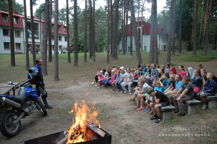 2024 VAIKŲ IR JAUNIMO VASAROS STOVYKLA Vilniaus r. prie ežerų!