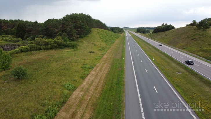 PARDUODAMAS SKLYPAS PRIE AUTOSTRADOS