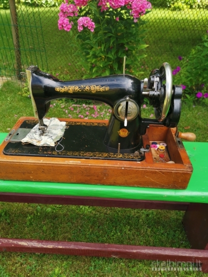 Vintažinė, rankinė siuvimo mašina