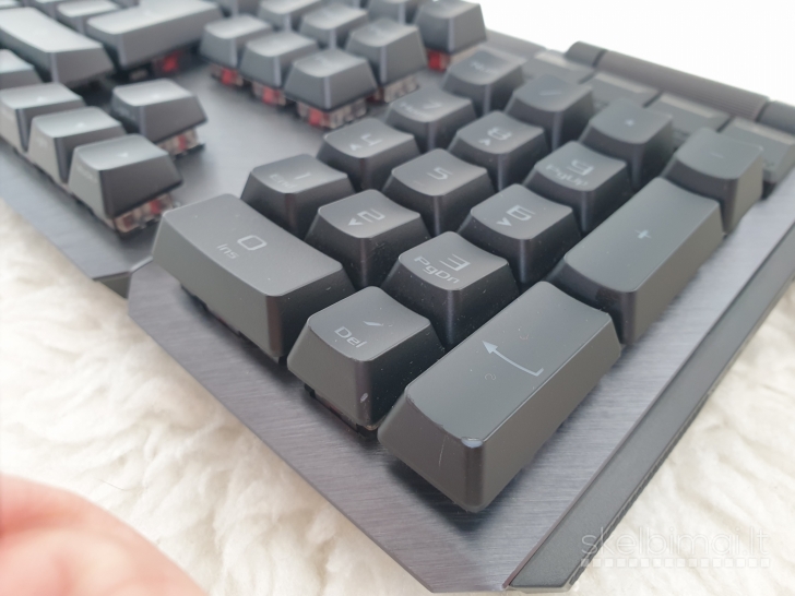 Nauja "Asus ROG Claymore II (Red)" belaidė mechaninė žaidimų klaviatūra**