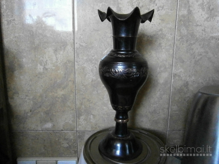 senovinė sunkaus metalo  indiška vaza 35 cm