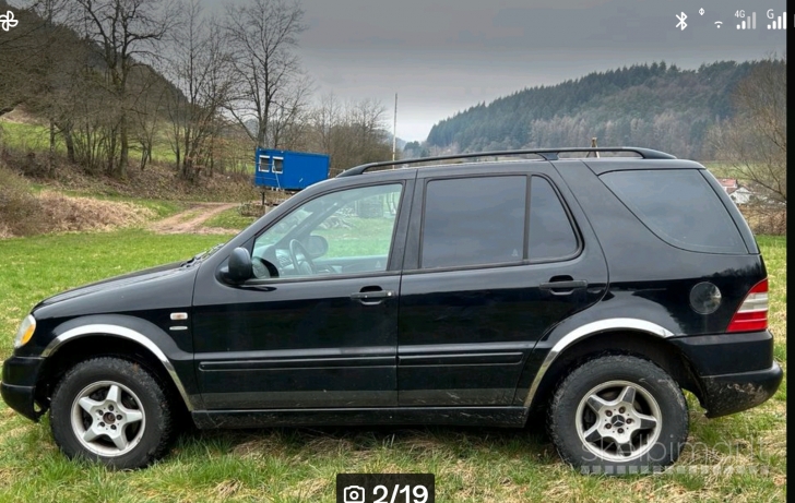 2000m. Mercedes ML 320