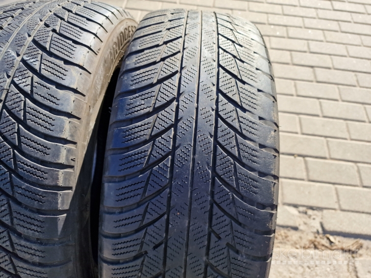 2vnt r17 205/60 93H Bridgestone BLIZZAK LM001