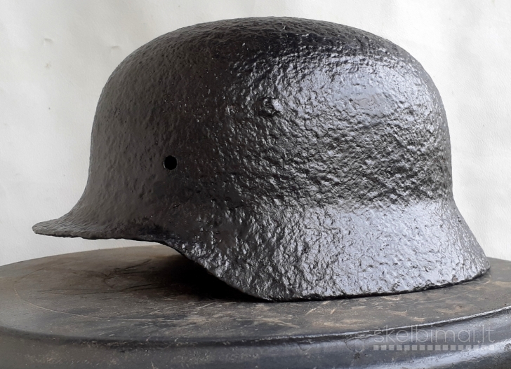 Originalūs Vokiški šalmas ir 1943m metalinis bakas