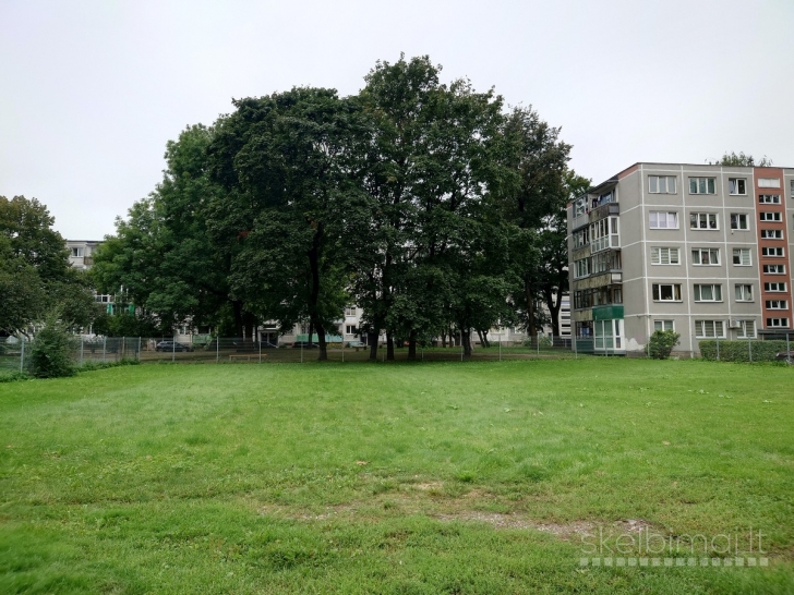 Parduodama labai geroje vietoje esanti 10,15 a žemės sklypo dalis