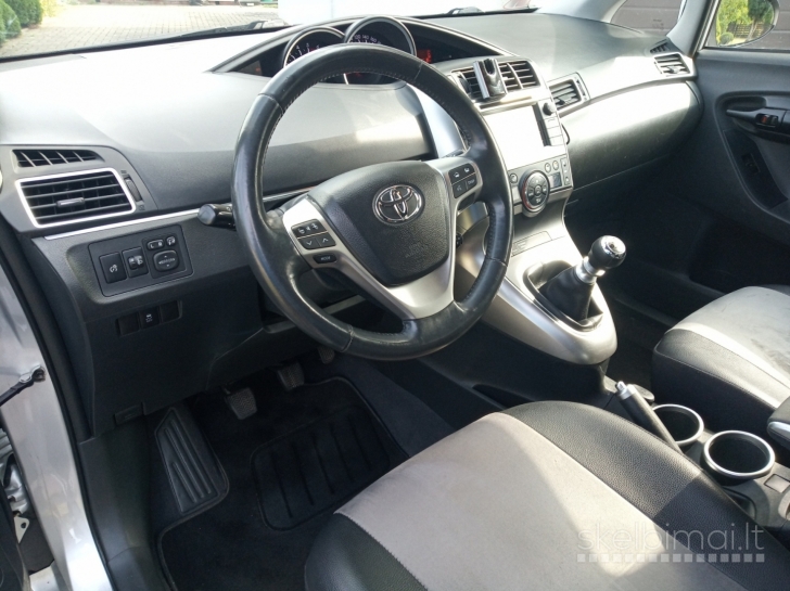 Toyota Verso 2013, dyz, 2,0 L, mech.