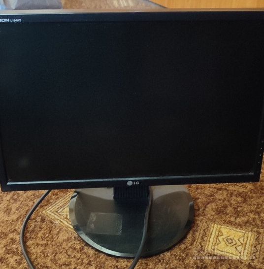 Monitorius LG (20 eur) ir monitorius televizorius Hyundai (48cm) (50eur)