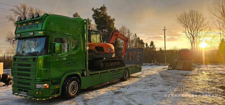 Sunkiasvores ir žemes ūkio technikos pervezimas