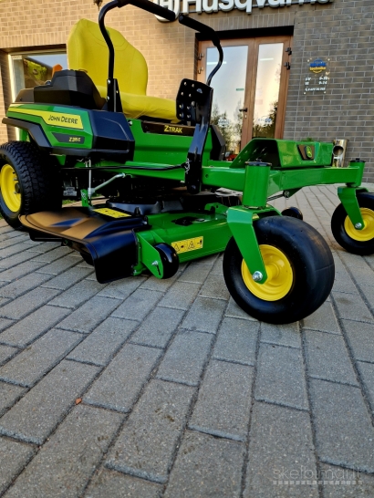 Nulinio apsisukimo traktoriukas John Deere Z315E