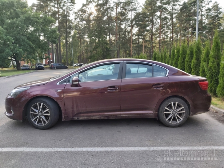 Parduodu Toyta Avensis 2013 m.