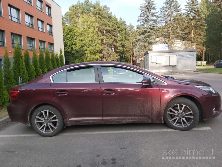 Parduodu Toyta Avensis 2013 m.