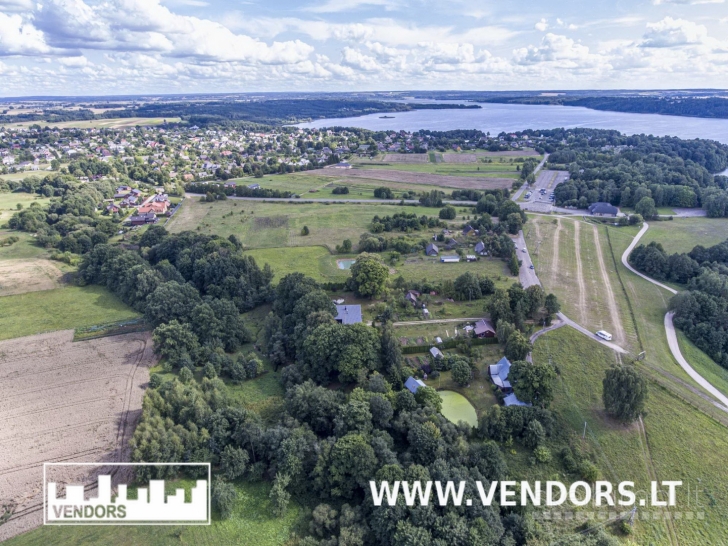 PARDUODAMI DU SKLYPAI RUMŠIŠKIŲ MIESTELYJE, NETOLI LIAUDIES BUITIES MUZIEJAUS.