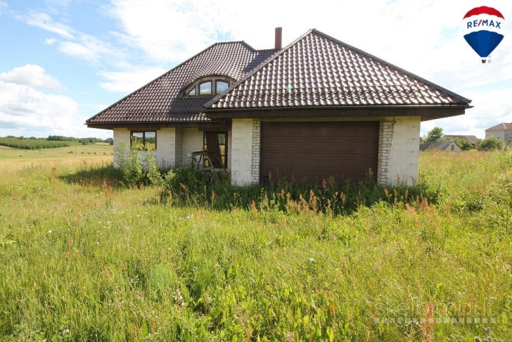 Parduodamas namas Telšių rajone