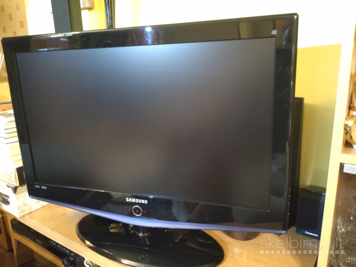 Funai ir Samsung Le32r71b, tv staliukas