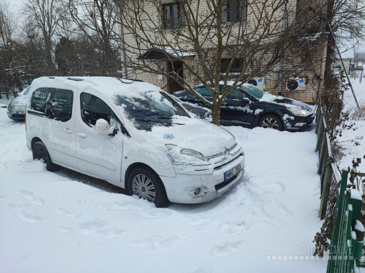 Parduodamos transporto priemonės