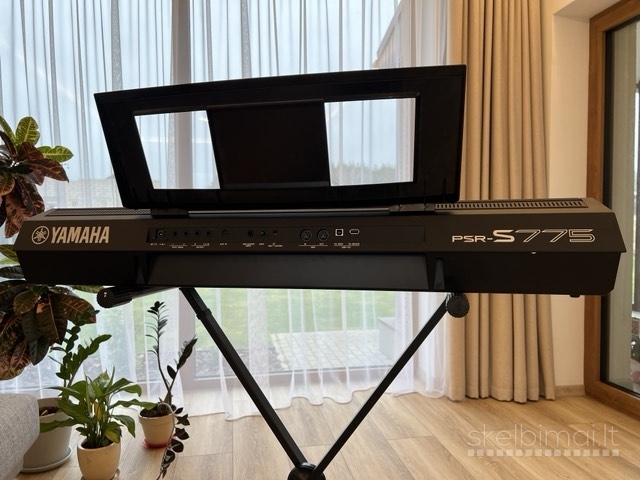 YAMAHA PSR-S775 (su akomponimentu)