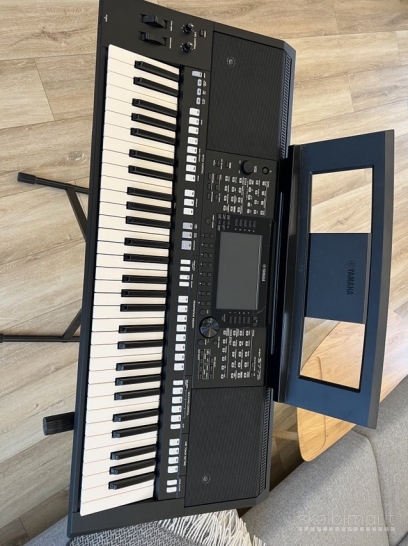 YAMAHA PSR-S775 (su akomponimentu)