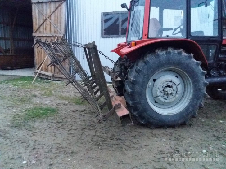 Parduodami žemės ūkio padargai