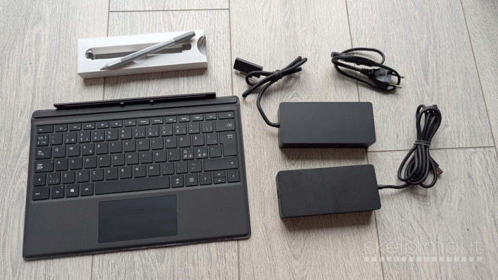 Microsoft Surface Pro 4 / i5 6300u / 8gb / 256gb