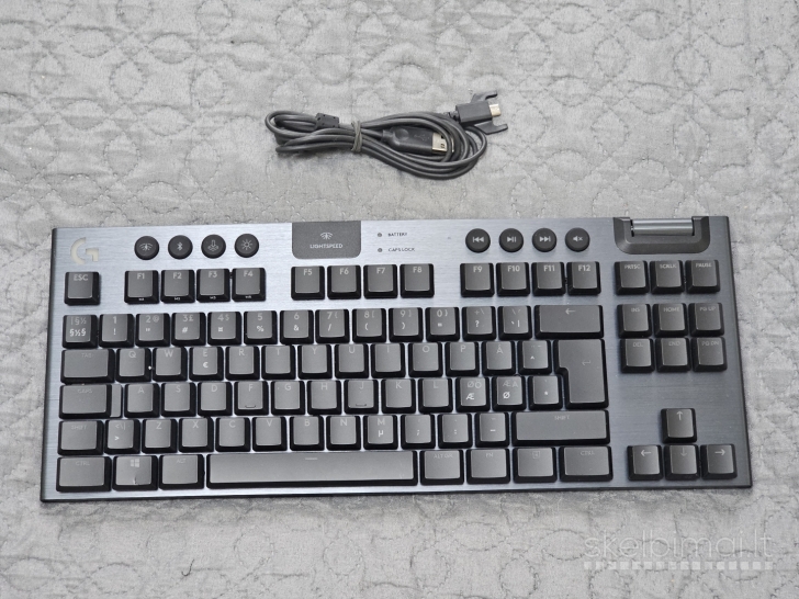 "Logitech G915 TKL (Tactile)" įkraunama bluetooth mechaninė žaidimų klaviatūra