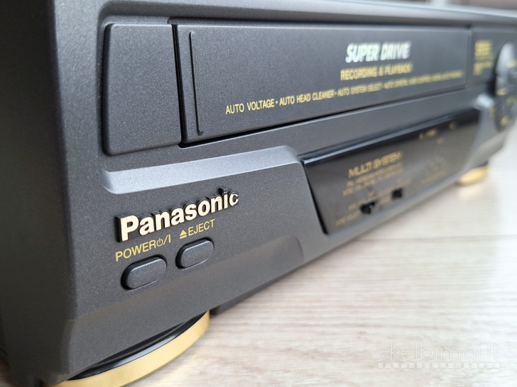 Panasonic VHS kasečių grotuvas su defektu