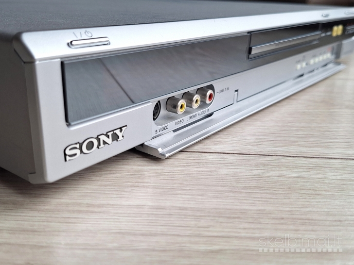 Įrašantis Sony DVD su HDD kietuoju disku grotuvas