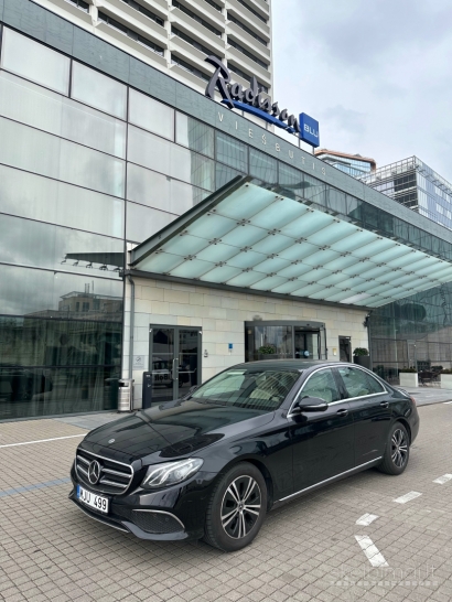 Mercedes-Benz E-Class nuoma su vairuotoju – verslo ir privatiems klientams