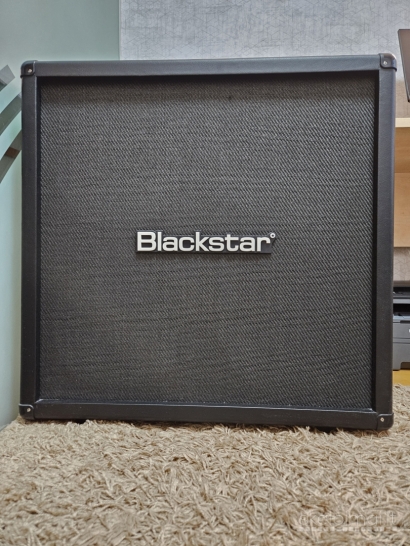 Blackstar 4×12 kolonėlė