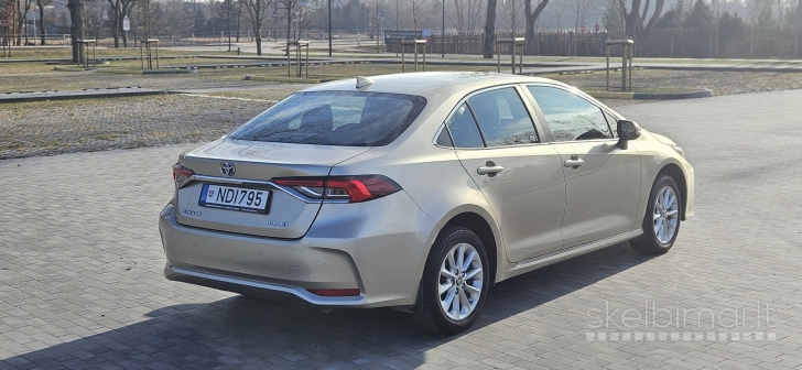 Parduodame Toyota Corolla 2022m. 1.8 hibridas, automatinė.