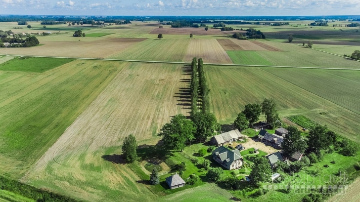 PARDUODAMA SODYBA VILKAVIŠKIO R, SARMAČINŲ K.